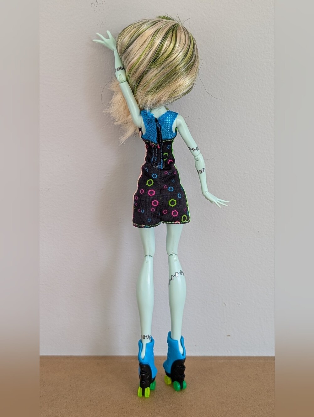 Monster High Skulltimate Roller Maze Frankie Stein Doll - Picture 8 of 10